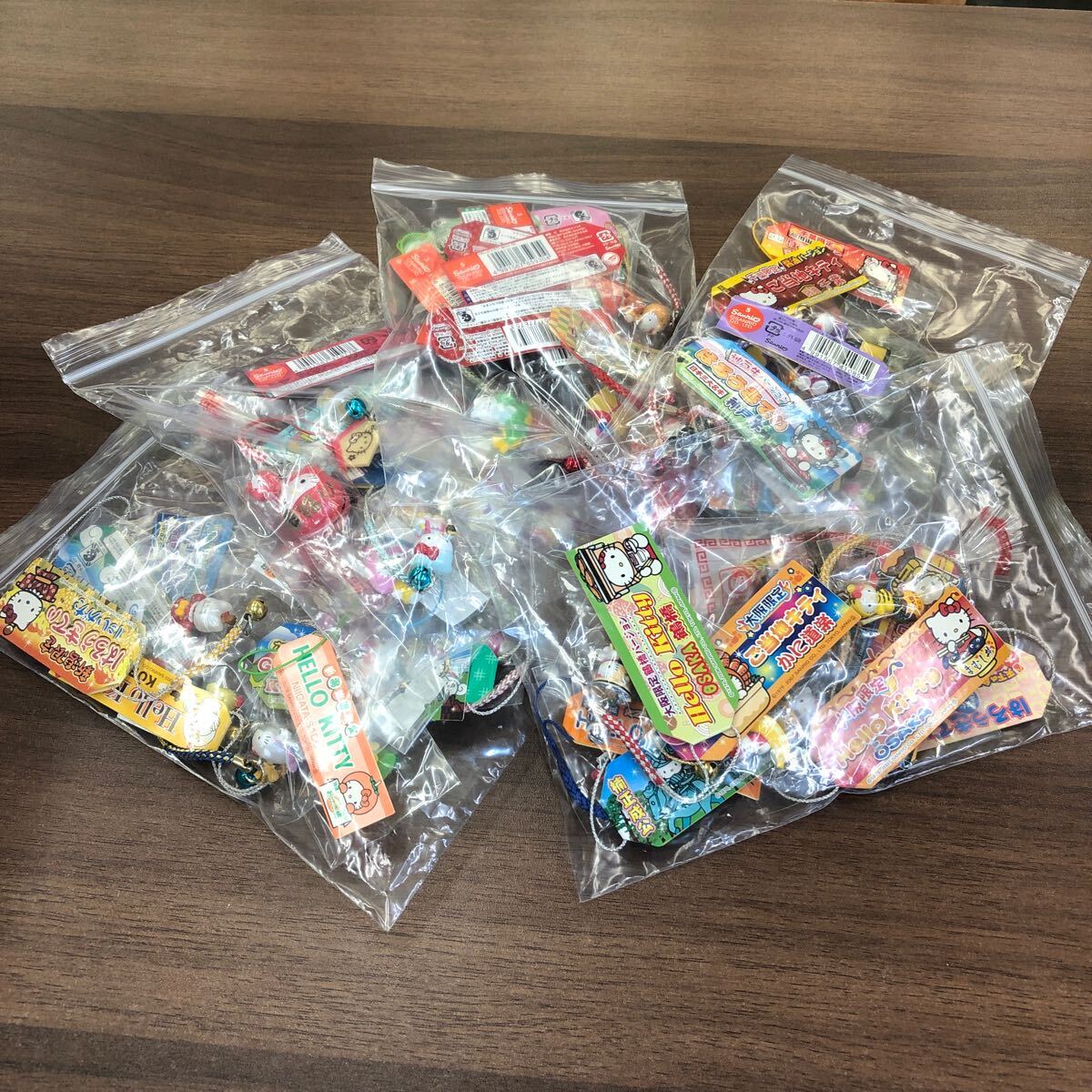 未使用保管品】 サンリオ ハローキティ 根付 ストラップ マスコット