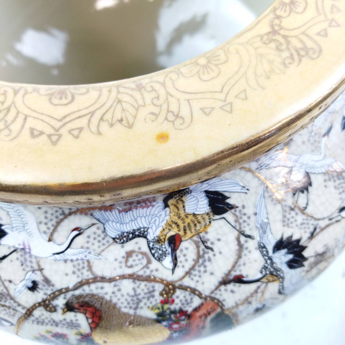 P965】☆中古・保管品☆栄盛窯 瀧山作 飾り壺 金襴手 群鶴文様 陶器 壺