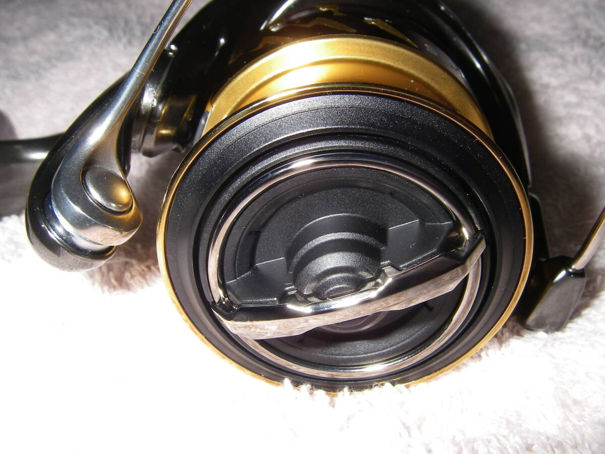 シマノ　２０ツインパワー　２０００S 未使用ですが中古扱い_5