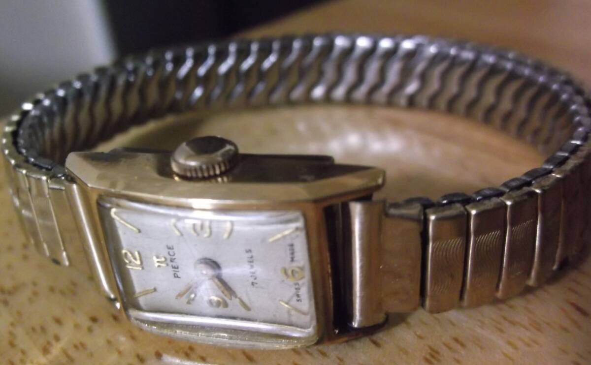 PIERCE ピアース18K 0.750刻印　手巻き アンティーク 稼働品 π PIERCE 0.750 18K 17 JEWELS 18金 17石 スイス製 ピアース ピアス