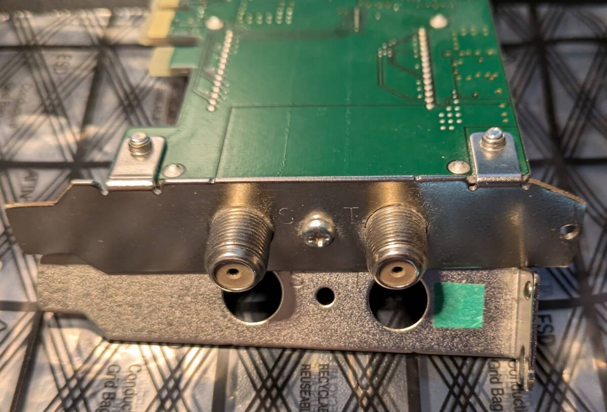 アースソフト PT3 Rev.A QNAP用加工ブラケット アンテナケーブル付き_3