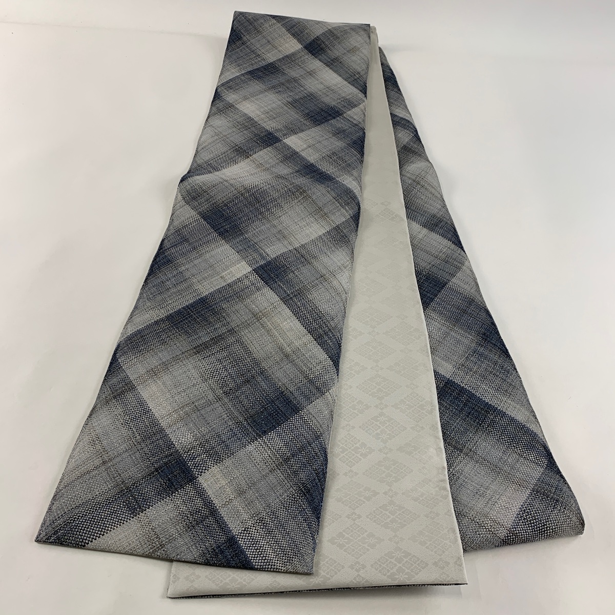 袋帯 美品 名品 斜め格子 銀糸 青灰色 全通 正絹 【中古】 【公式通販】