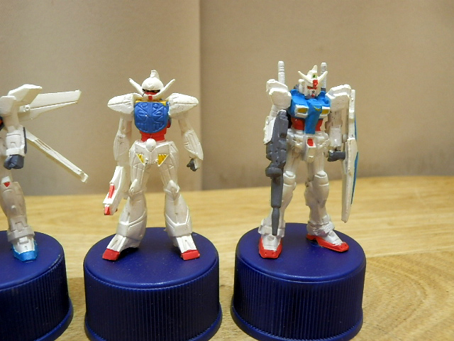 ガンダム ペプシ GET! GUNDAM ガンダム25周年ボトルキャップ 19個