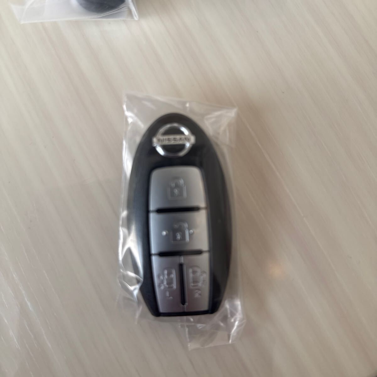 日産　インテリジェントキー　スマートキー　新品　未登録　エルグランド 3ボタン_2