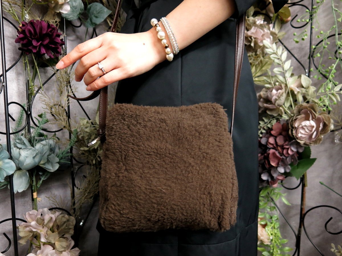 LOEWE ブラウンレザー ショルダーバッグ