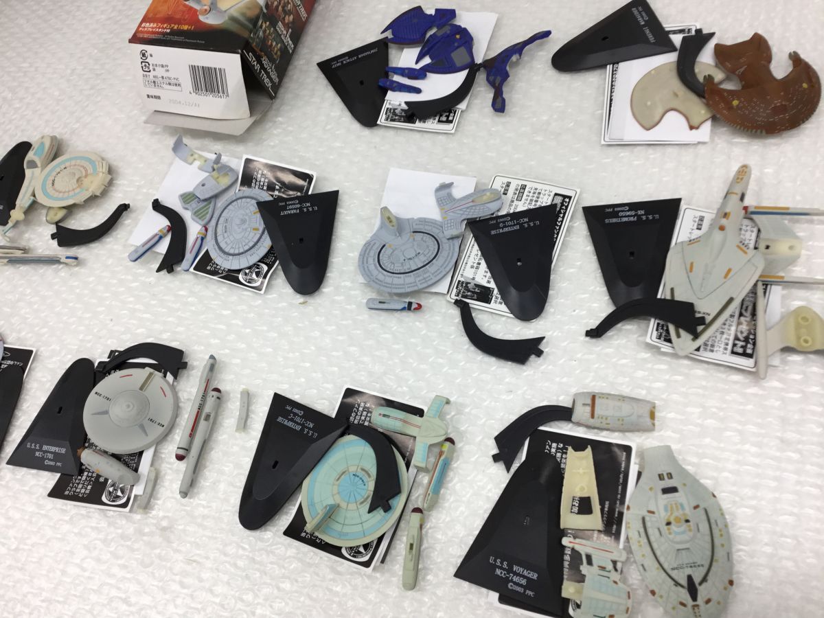 D804-100【フィギュア26点まとめ】矢追純一 UFO/STAR TREK スタートレックフィギュア2 β/STARWARS/ギャラクティカ/模型/プラモデル/他t_7