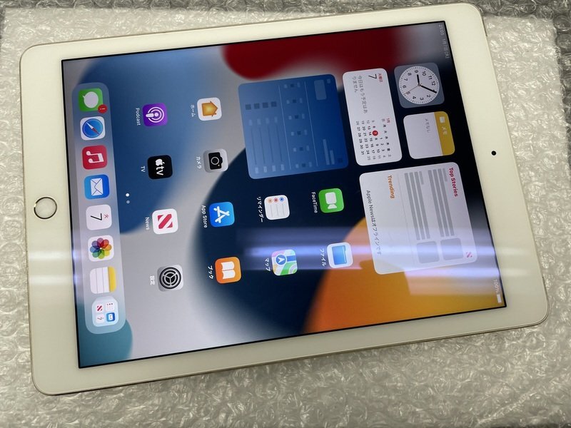 iPad Air 2 ゴールド 16GB docomo ＋ 専用キーボードセット NJ836 docomo iPad Air 第2世代 Wi-Fi+Cellular A1567 ゴールド 16GB