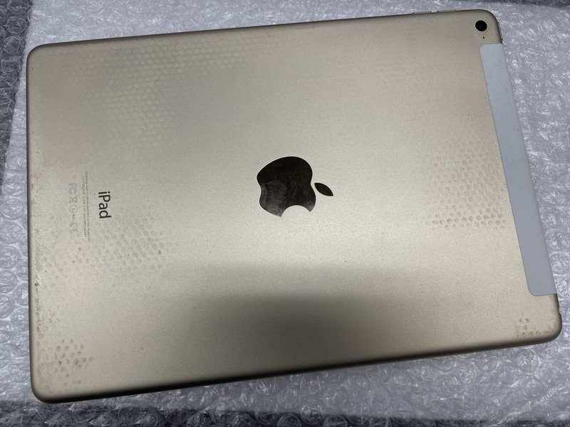 NJ836 docomo iPad Air 第2世代 Wi-Fi+Cellular A1567 ゴールド 16GB
