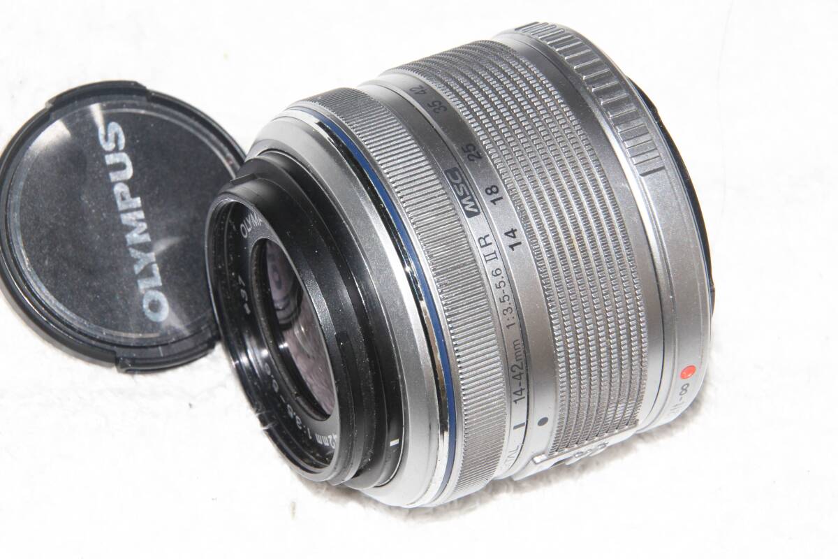 オリンパス OLYMPUS M.ZUIKO DIGITAL ズイコー 14-42mm F3.5-5.6 II R MSC シルバー 美品