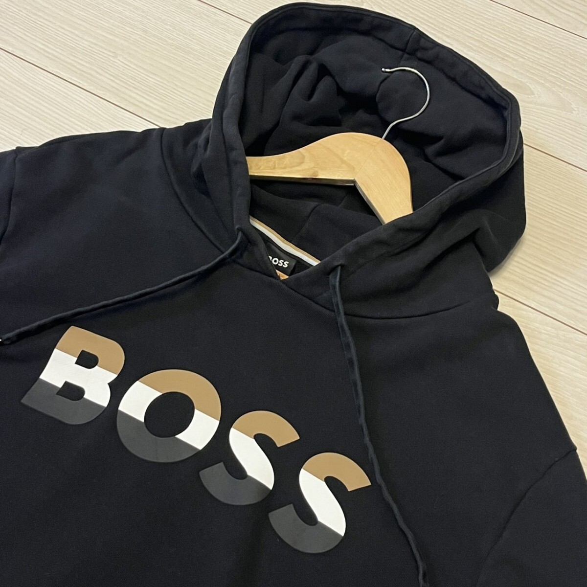極美品/3Lサイズ○現行タグ ヒューゴボス【限定ストライプロゴ 