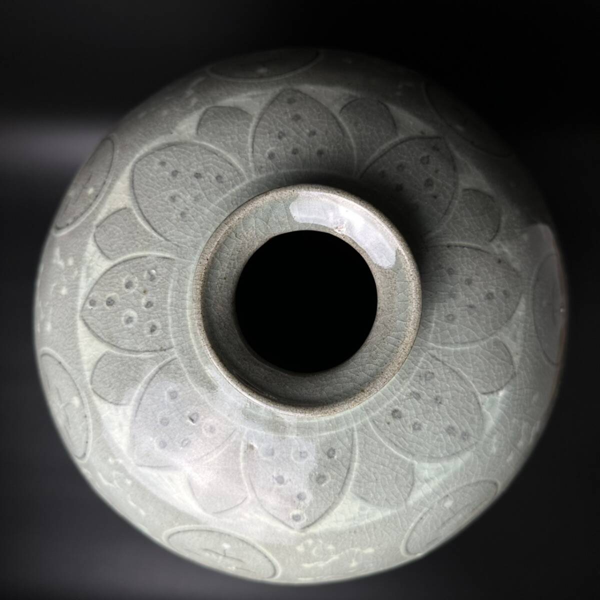 中国　高麗から朝鮮時代　青磁 花瓶 鶴文様 陶芸 大型 花器 コレクター買取品 朝鮮美術 高麗時代 象嵌青磁瓶 特大花瓶 42㎝ 雲鶴梅