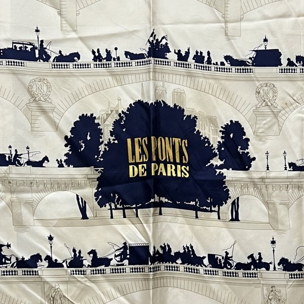 HERMES エルメスLES PONTS DE PARIS パリの橋 カレ90 エルメス HERMES スカーフ カレ 90 LES PONTS DE PARIS 『パリの橋』白