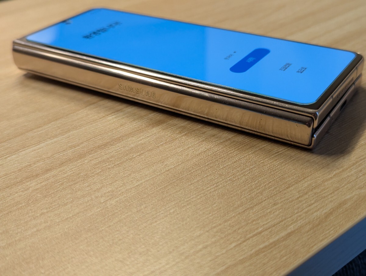 Z Fold4 256GB ベージュ ケース付き Galaxy Samsung 韓国版 SIMフリー