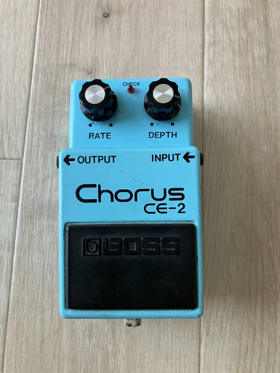 BOSS CE-2 CHORUS 銀ネジ　4桁シリアル期 CE-2 Chorus BOSS アナログコーラス（銀ネジ＆黒ネジ）を比較レビュー ※ACA仕様 S&frasl;N
