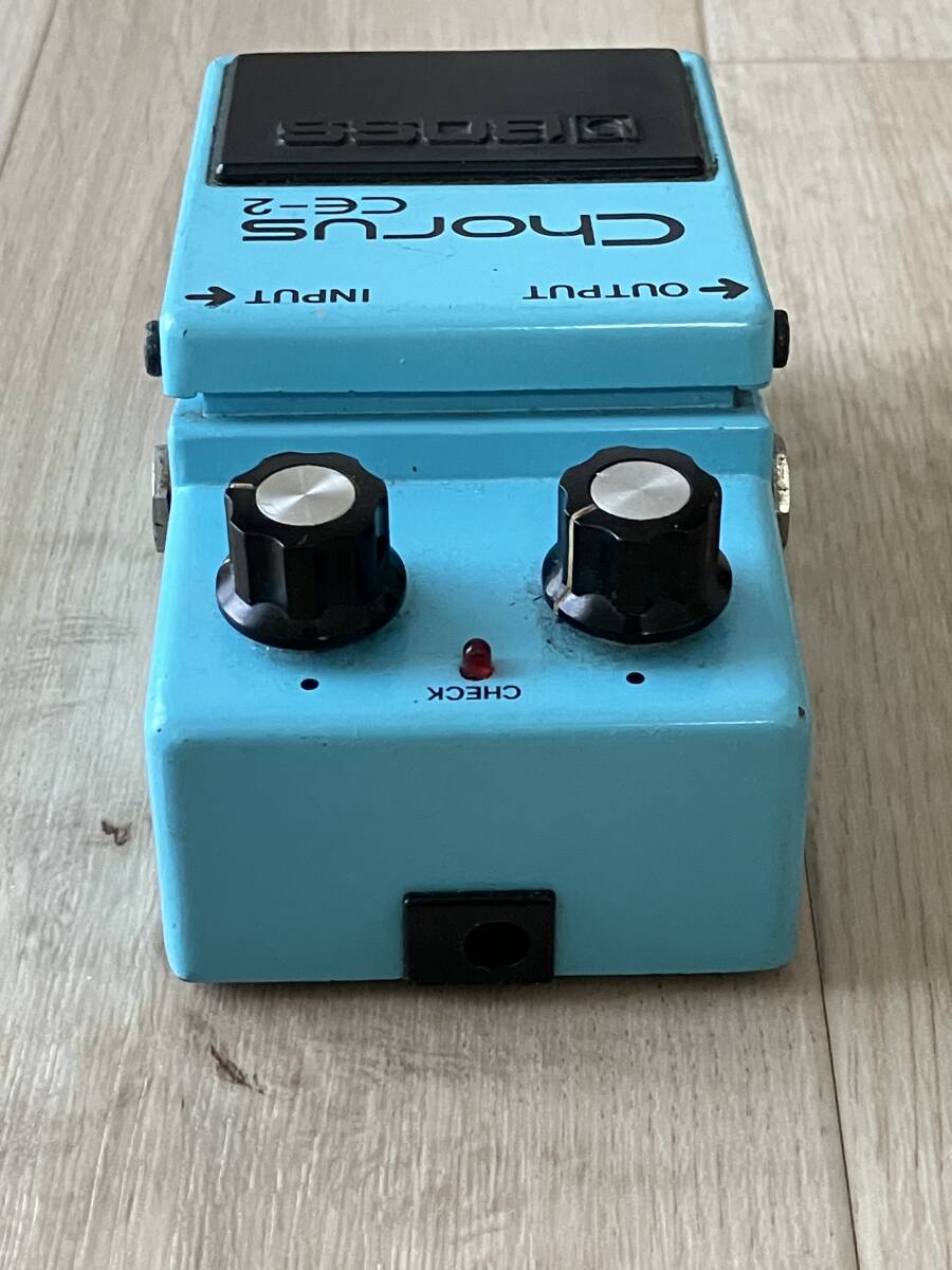 BOSS CE-2 CHORUS 銀ネジ　4桁シリアル期 CE-2 Chorus BOSS アナログコーラス（銀ネジ＆黒ネジ）を比較レビュー ※ACA仕様 S&frasl;N
