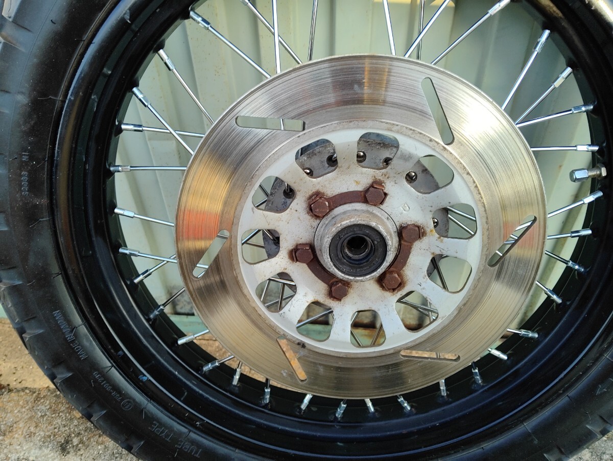 オートバイ ヤマハ SR400 フロントホイール 17インチ ドラムブレーキ