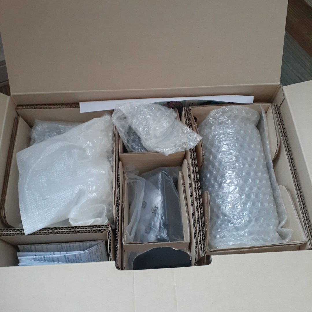 ほぼ未使用 Nikon D3500 カメラ販売店で傷・不具合等点検済み 18-55mm VR 70-300mm VR カメラ 一眼レフ ダブルズームキット 動作確認済 _3