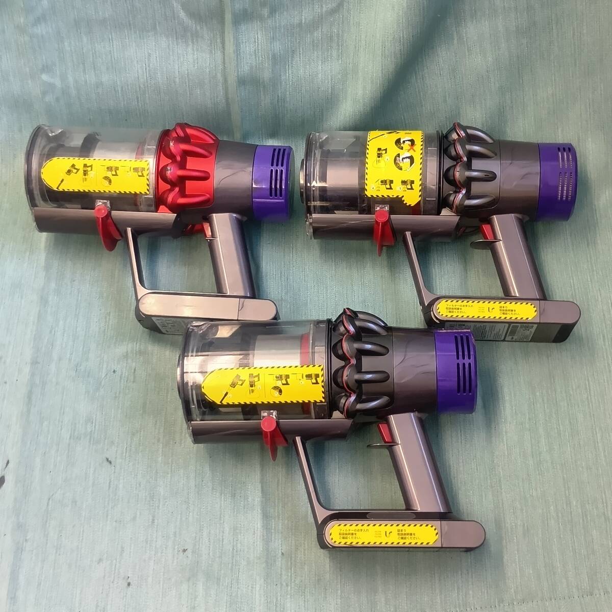 B381-39 Dyson SV12 スティッククリーナー　ジャンク 1054_1091_1868】 ジャンク品 ダイソン SV12 本体 ジャンク3台セット