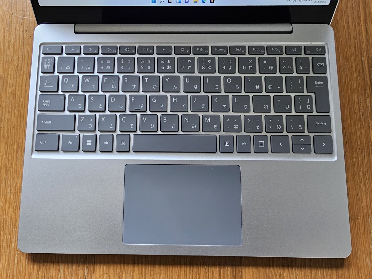 美品 Microsoft Surface Laptop Go 3 XJB-00004 Core i5 1235U SSD 