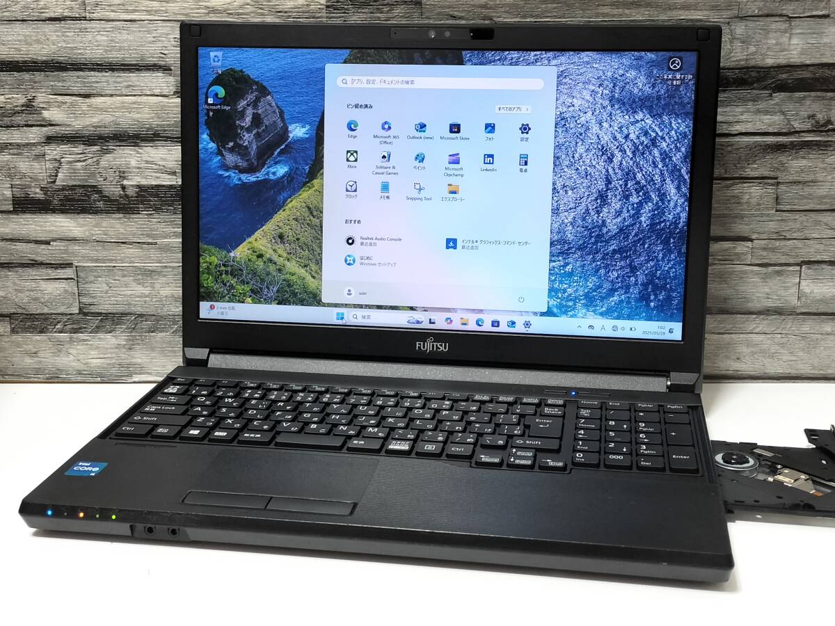 ★2021-2022モデル★Windows11★富士通★第11世代 Core i5-1145G7★NVMe SSD256GB★メモリ16GB★Wi-Fi 6対応★Bluetooth★カメラ★Type-C★_1