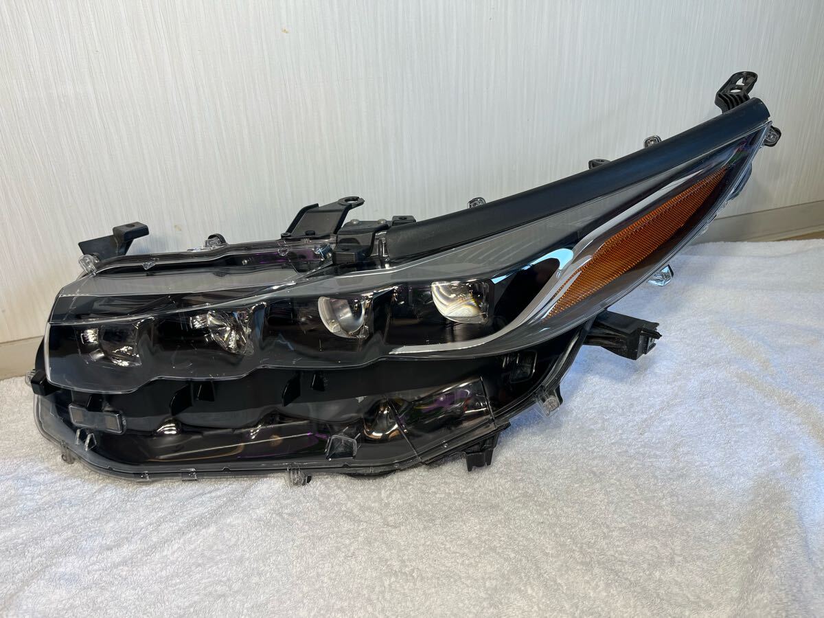 トヨタ　ZVW52 左　ヘッドライト　プリウス　PHV_1