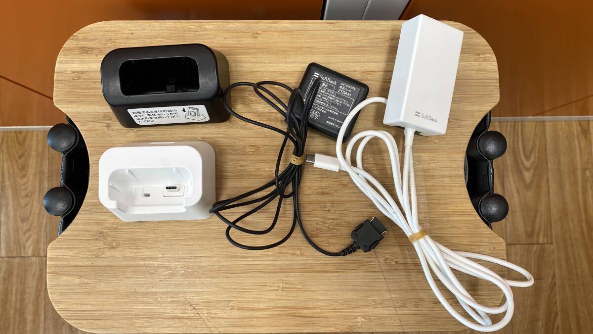 SoftBank かんたん携帯11 A207SH ゴールド 判定○ 充電器2個セット