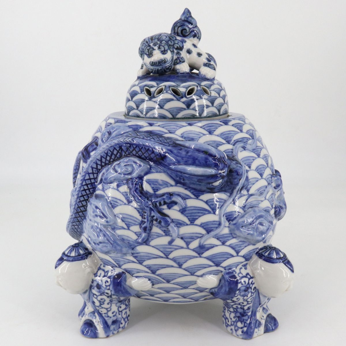 e4716【大香炉】王良太甫 呉祥瑞造 陶磁器 青華 染付 獅子蓋 唐子三足