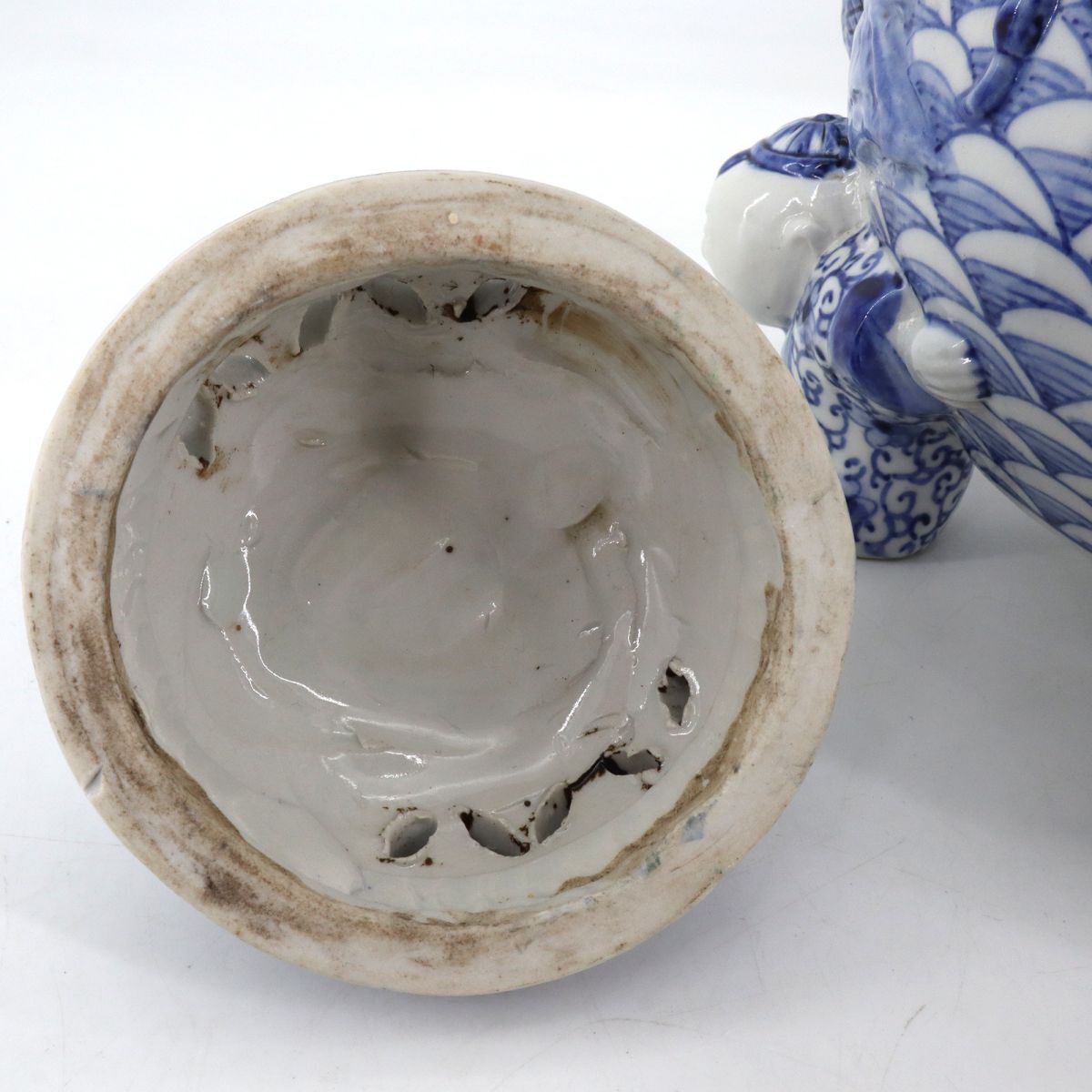 e4716【大香炉】王良太甫 呉祥瑞造 陶磁器 青華 染付 獅子蓋 唐子三足