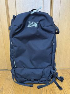 マウンテンハードウェア パワバンガ 32 パック Black M/Lサイズ（未使用品）