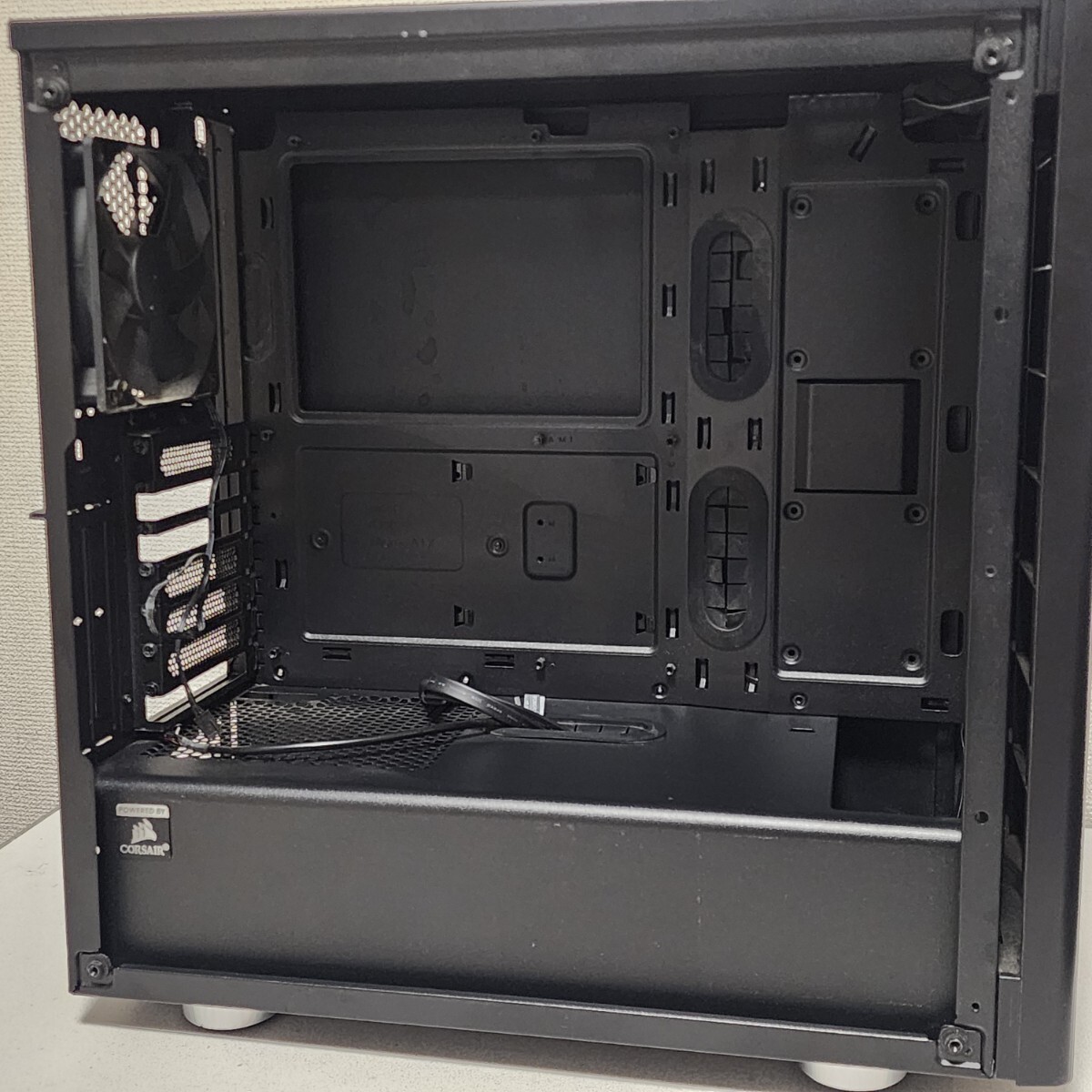 【送料無料】CORSAIR Carbide Series 275R Tempered Glass ミドルタワー型PCケース(ATX)_8