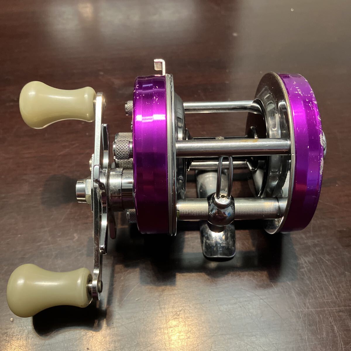 ABU 5500C バイオレット 検）アブ 雷魚 オールド 5500C(アブガルシア