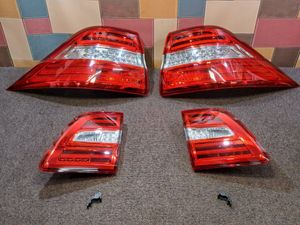 ◆W166 メルセデスベンツ ML350 Mクラス 純正テールセット１台分 右ハンドル用 状態良好