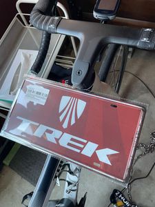トレックプレート　ロードバイク　新品管理No.620105