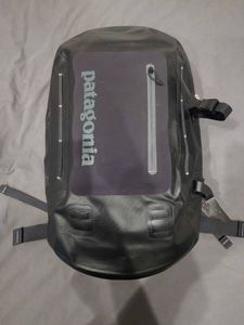 【美品】patagonia パタゴニア ストームフロントパック ブラック 黒 防水