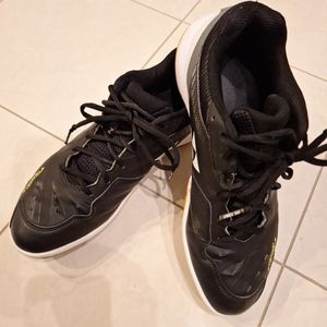 【中古品】YONEX　SHB65Z3　28.5センチ