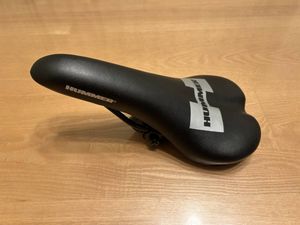 ハマー　純正サドル
