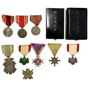 勲八等白色桐葉章の値段と価格推移は？｜291件の売買データから勲八等