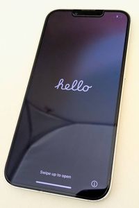 ☆Apple iPhone13 256GB SIMフリー MLNJ3J/A A2631 スターライト ホワイト 白☆アップル