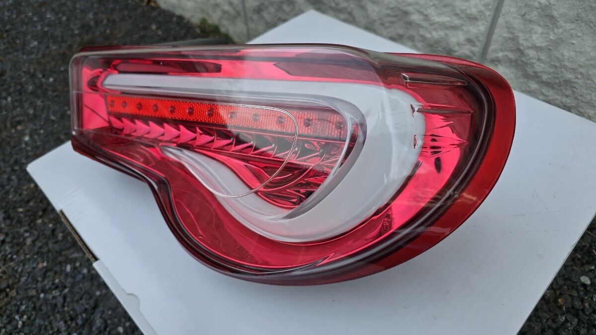 中古品) 廃盤 Valenti ヴァレンティ ジュエルLEDテールランプ TRAD