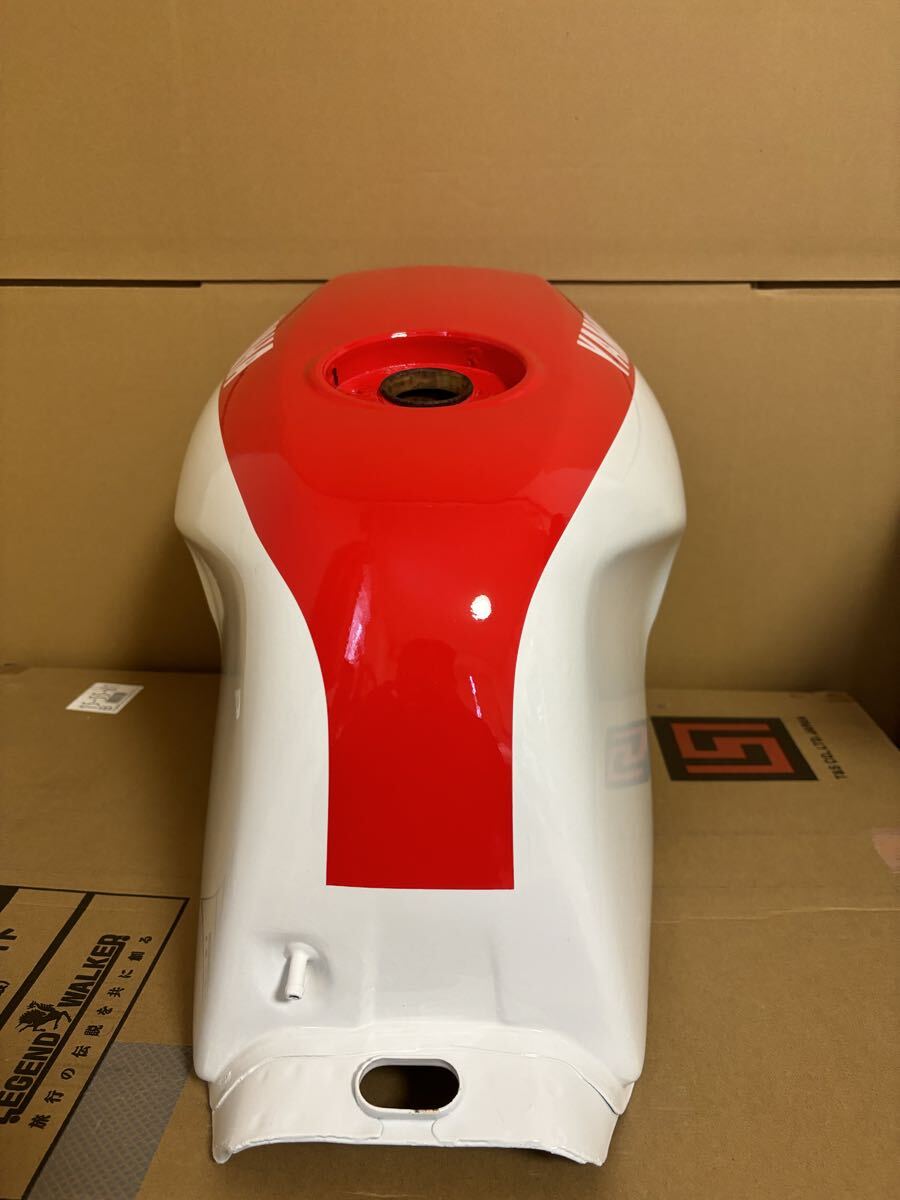 TZR250 1KT 燃料タンク 塗装後未使用 tzr250 1kt ガソリンタンク