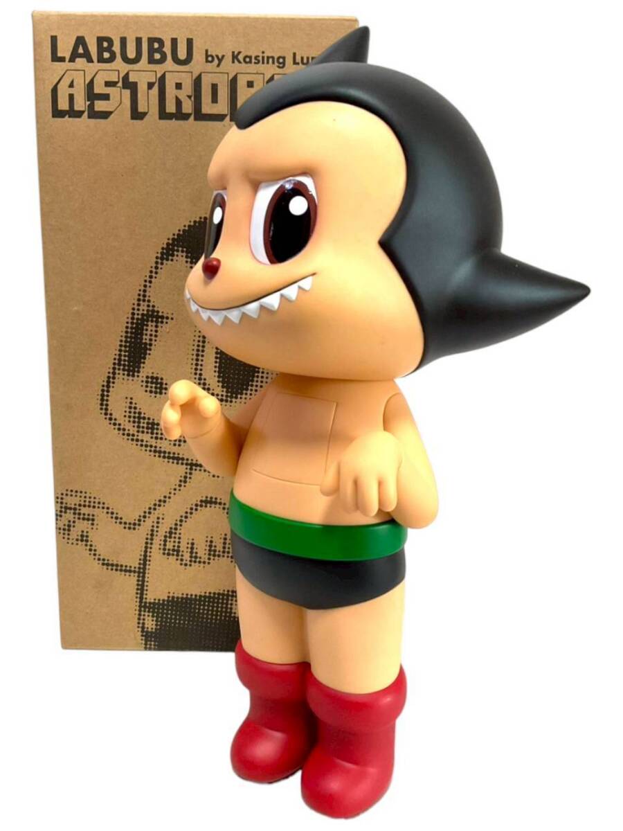 D22： 32cm 【Labubu x Astro Boy Kasing Lung How2Work ラブブ 鉄腕
