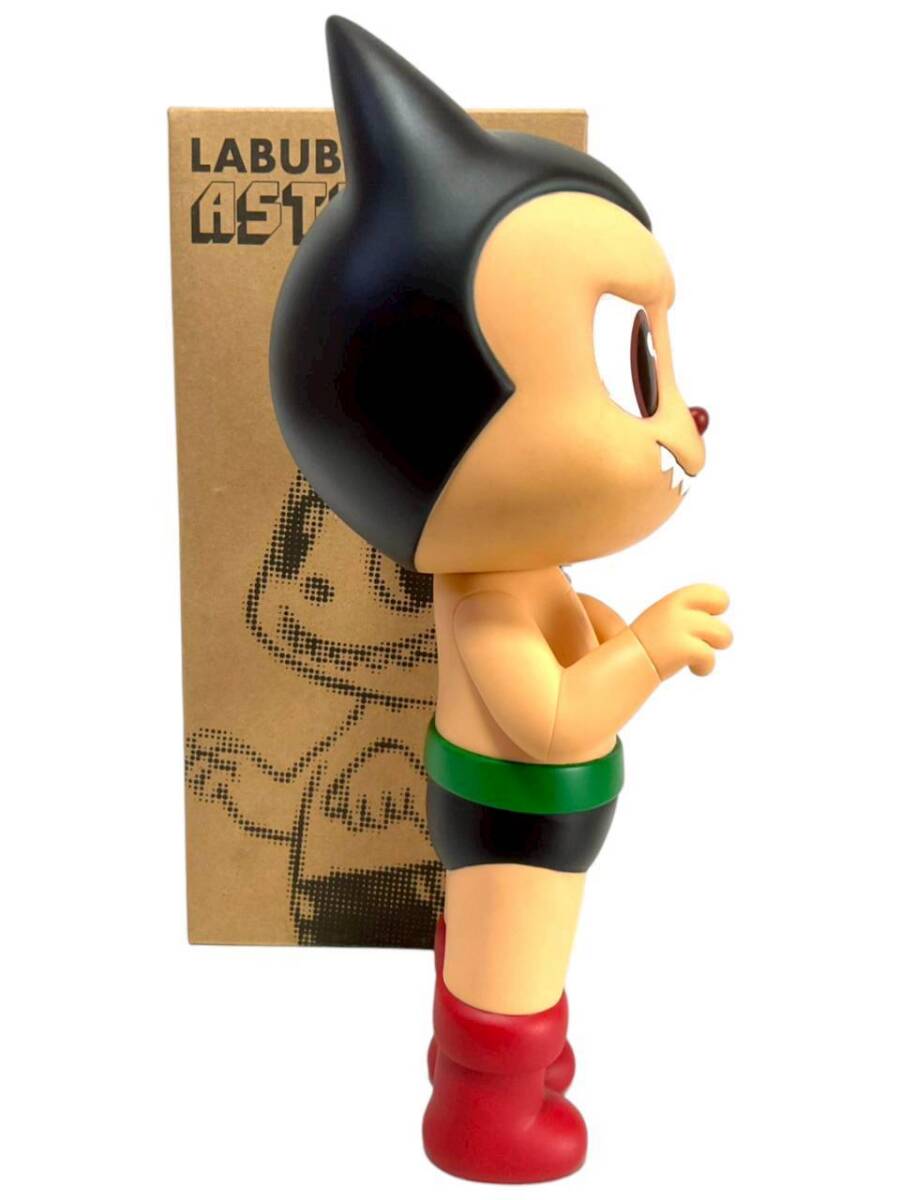 D22： 32cm 【Labubu x Astro Boy Kasing Lung How2Work ラブブ 鉄腕