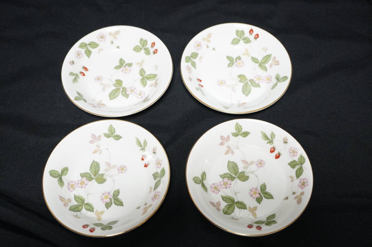 ENGLAND製 ウェッジウッド 中皿 小皿 箱入り [B31332] ウエッジウッド 小皿の値段と価格推移は？｜6件の売買データから