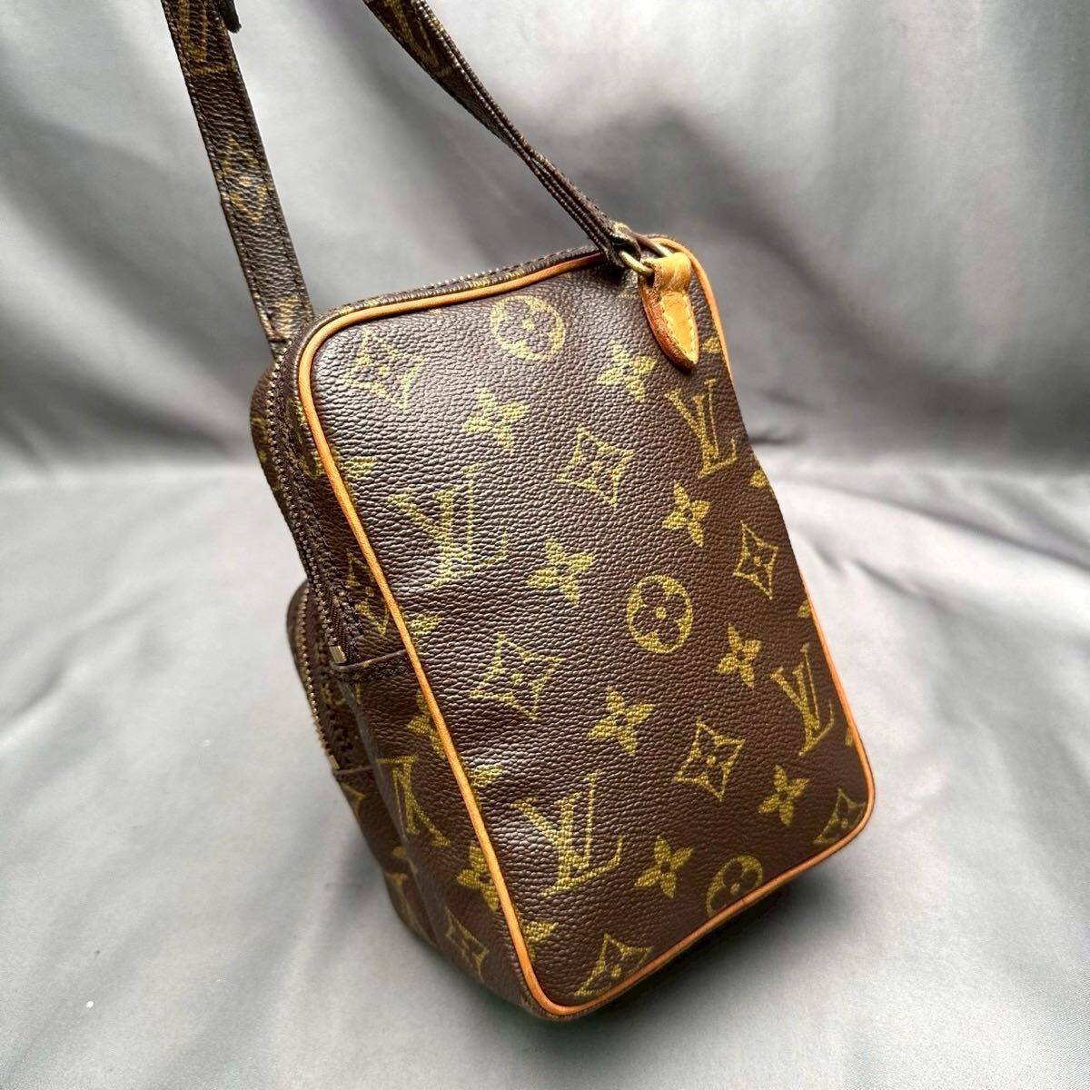 A1004 LOUIS VUITTON ルイヴィトン ショルダー 斜めがけバッグ