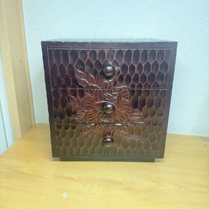 木製 彫刻入り 文机 箪笥 伝統工芸　鎌倉彫 箪笥 鎌倉彫のYahoo!オークション(旧ヤフオク!)の相場・価格を見る