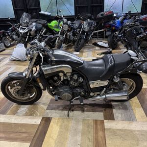 VMAX 1200の値段と価格推移は？｜284件の売買データからVMAX 1200の