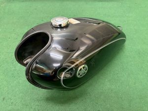 SR400 タンク 純正のYahoo!オークション(旧ヤフオク!)の相場・価格