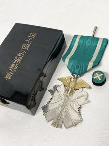 日本軍 大礼服 陸軍のYahoo!オークション(旧ヤフオク!)の相場・価格を