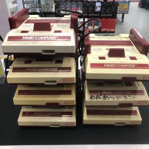 初代ファミコンのYahoo!オークション(旧ヤフオク!)の相場・価格を見る