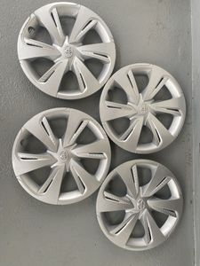 トヨタ純正 ホイールキャップ 15インチの値段と価格推移は？｜150件の